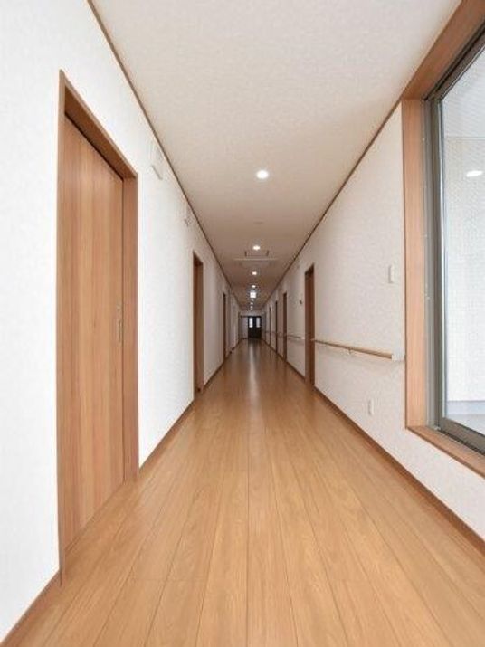 明るい綺麗な廊下