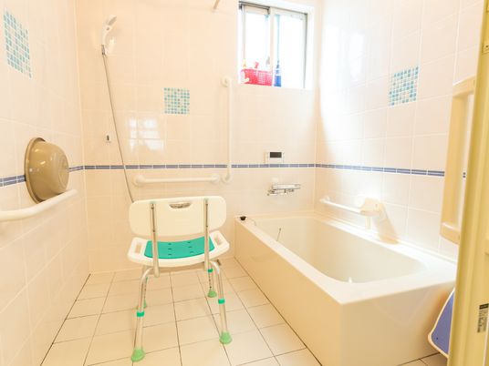 バリアフリーの浴室