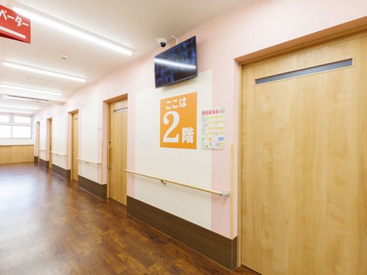 明るい廊下の様子