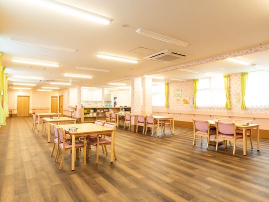 明るい共有食堂