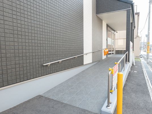 バリアフリーなエントランス