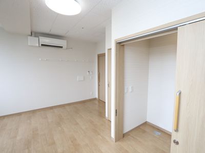 居室の洋室ドア空間
