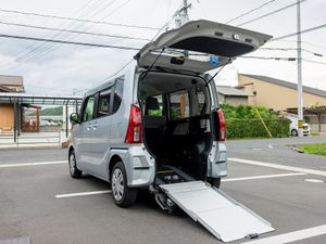 福祉車両の後方外観  