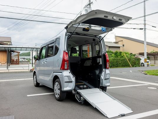 福祉車両の後方外観  