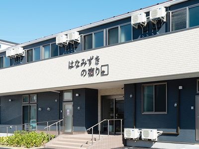 現代的な建物の外観