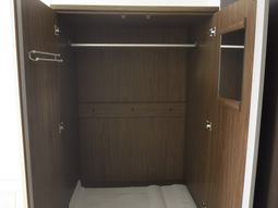収納たっぷりのクローゼット