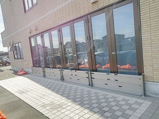 外観のテラス側入口  