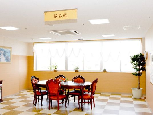 明るい食堂の風景