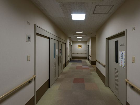清潔感のある廊下の景観