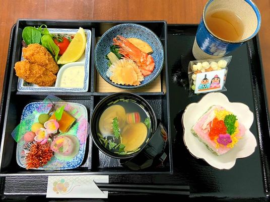 和風の彩り豊かな料理