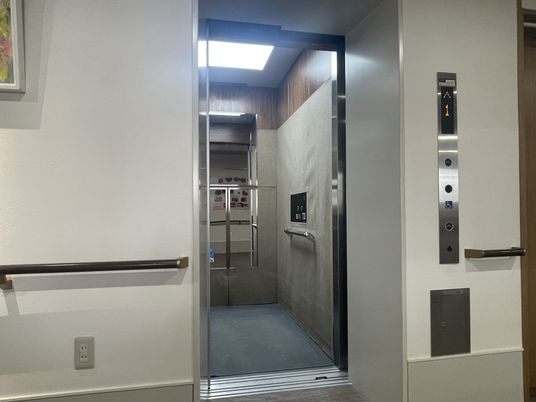 ゆったり通れるエレベーター