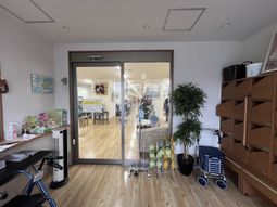 開放的な出入口