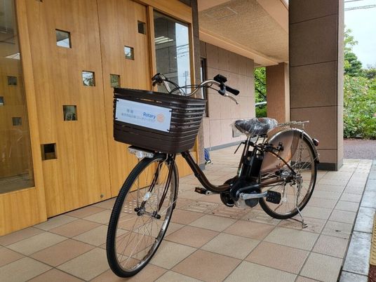 施設前の自転車置き場  