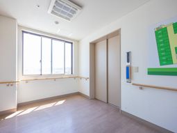 開放感のある明るい居室