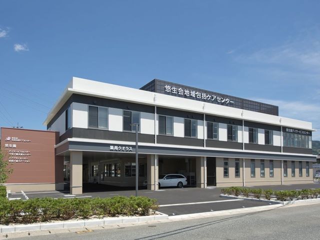 目を引く建物外観 外観 モダンでシンプルなデザインが特徴の建物は、働く環境としても魅力的です。