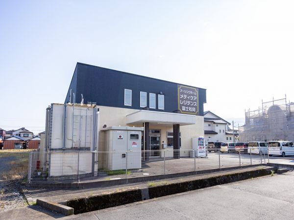 ゆったりした外観の建物