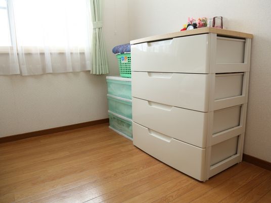 整頓された居室の一角