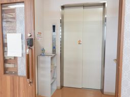 清潔なエレベーターホール