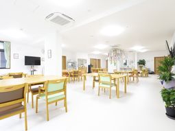 明るいダイニングスペース