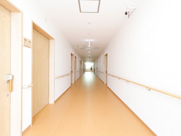 明るい廊下の様子