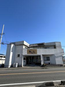 モダンな建物の外観