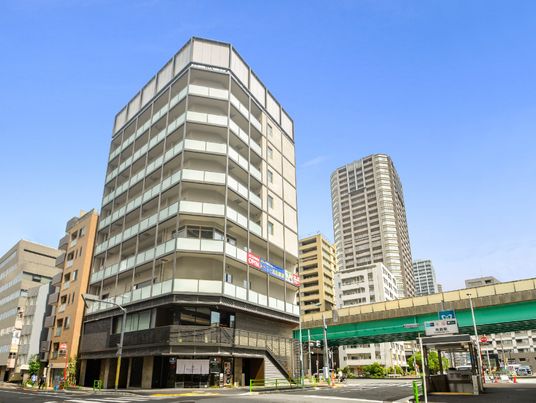 現代的な建物の外観