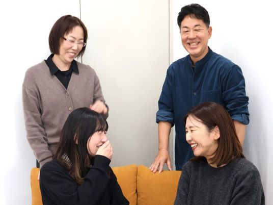 和やかなスタッフイメージ