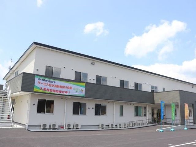 清潔感ある施設外観 外観 広々とした駐車スペースがあり、一階建てのモダンな建物です。日差しがたっぷりと入る設計で、開放感あふれる環境です。