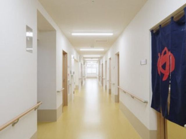 清潔感のある明るい廊下