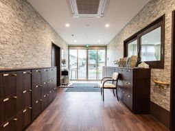 明るい廊下の風景