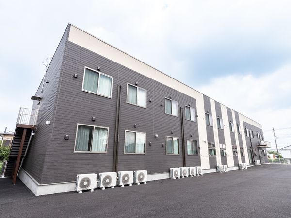 現代的な建物の外観