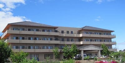 自然に囲まれた建物外観