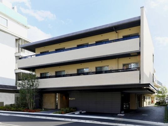 モダンな建物外観