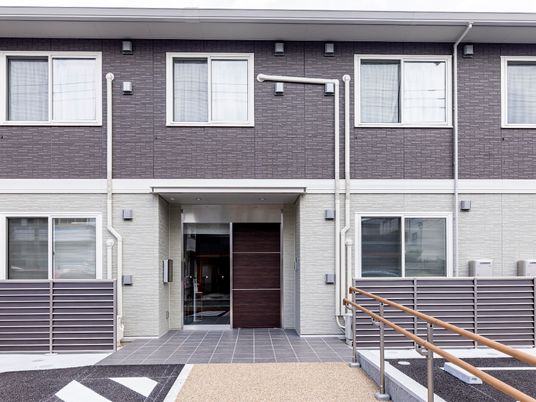 エントランス外観シンプル