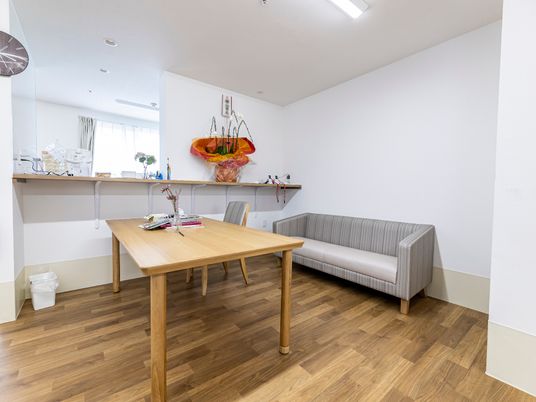 明るい休憩スペース