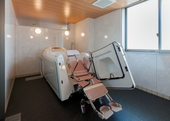 広々とした浴室