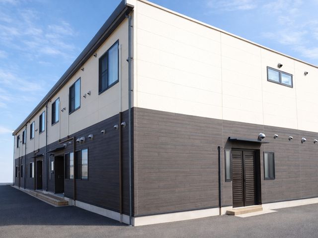 二階建て外観 外観 現代的なデザインで整えられた建物は、清潔感があり働く環境として魅力的です。