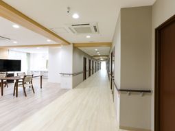 清潔な廊下と居室の一部