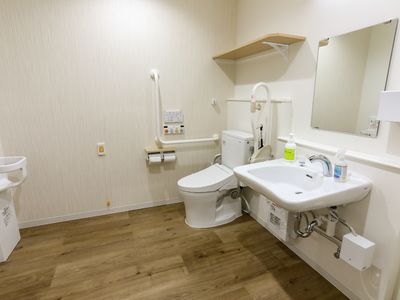 バリアフリー対応のトイレ