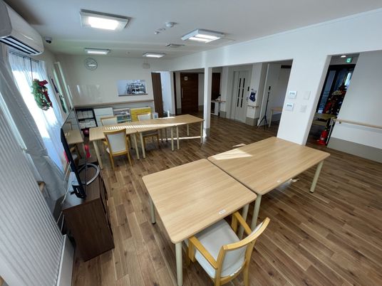 陽光が差し込むリビング