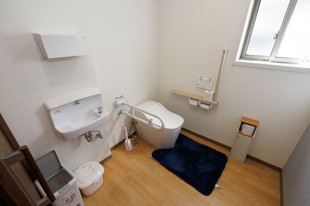 バリアフリーのトイレ空間