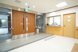 清潔感あるエントランス
