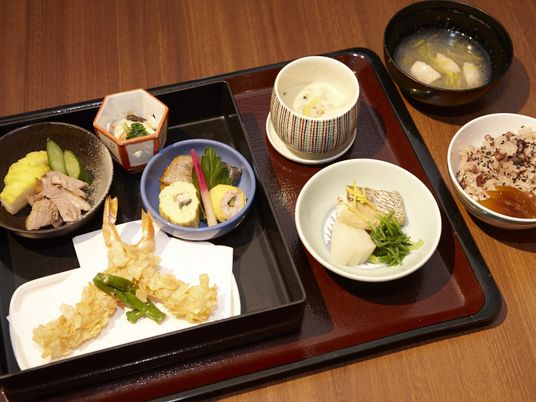 工夫された料理の提供