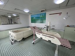 広々とした浴室