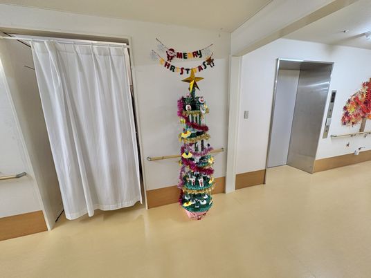 明るい廊下の装飾