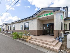 施設の正面玄関  