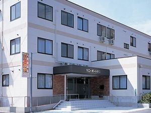 明るい建物のエントランス