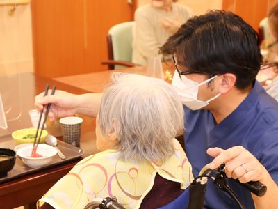 食事介助の実施風景