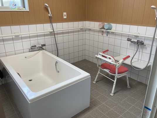 安全に配慮された浴室  