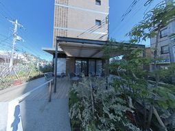 緑あふれる外観